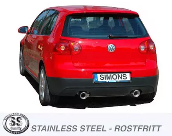 Vista posteriore di una VW Golf V GTI rossa con impianto di scarico sportivo duplex in acciaio inox L+R. Terminali di scarico da 1x100 mm ciascuno centrati sotto il paraurti. Targa con logo "Simons". Acciaio inossidabile" in primo piano.