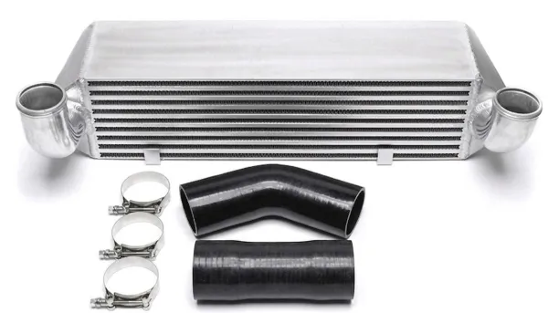 Kit intercooler - FMIC per BMW 335i E90 E91 E92 E93 135i - E81 E82 E87 E88 Dimensioni 530x130x160 mm in alluminio