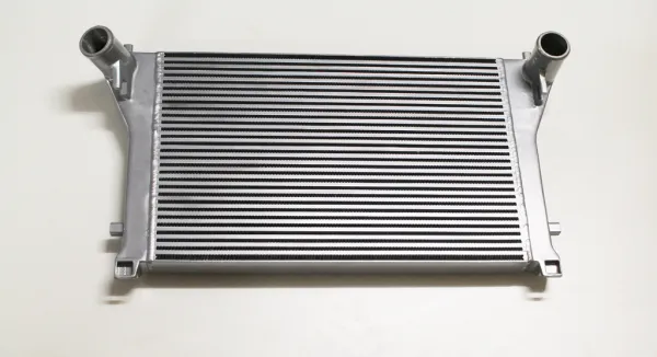Kit intercooler per Audi A3 8V, Seat Leon 5F, Skoda Octavia, Golf 7 GTI 2.0 TFSI 50mm plug and play