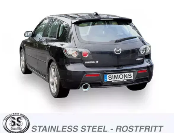 Vista posteriore di una Mazda 3 MPS MK1 nera con scarico sportivo Simons visibile. Lo scarico, realizzato in acciaio inox, è montato sotto il paraurti. È visibile la targa con la scritta "Simons".