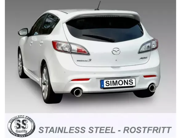 Vista posteriore di una Mazda 3 MPS MK2 bianca con sistema di scarico sportivo duplex di Simons. I terminali di scarico da 114 mm di diametro sono posizionati a sinistra e a destra. La targa mostra la scritta "Simons".