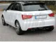 Vista posteriore di un'Audi A1 bianca con tetto nero. Sono visibili le luci posteriori, il logo Audi, la targa e l'impianto di scarico sportivo in acciaio inox Simons con 2 terminali (2x80 mm).