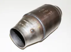 Convertitore catalitico sportivo HJS 200 celle con E-mark fino a 2.5L 305hp 3500cc Euro 4 HJS90950172